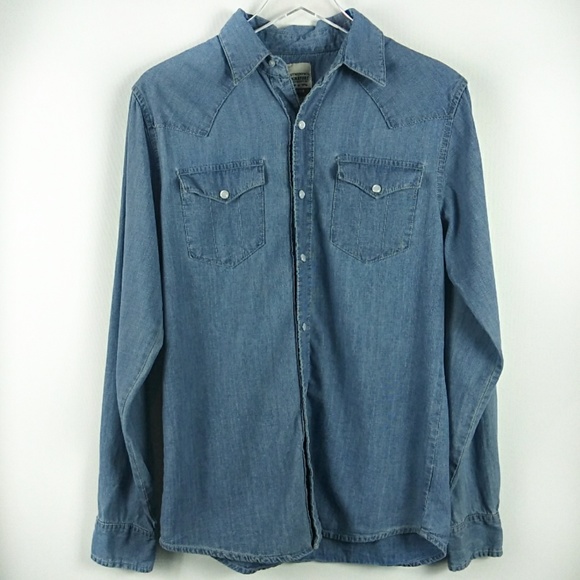 Levi's Tops - Levis chambray long sleeve pearl snap buttons